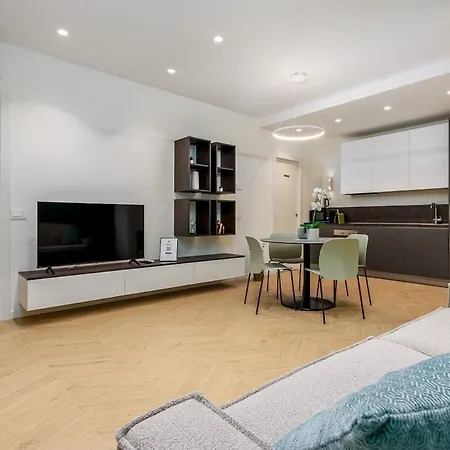 Center Of Bgynn Le Grazie *